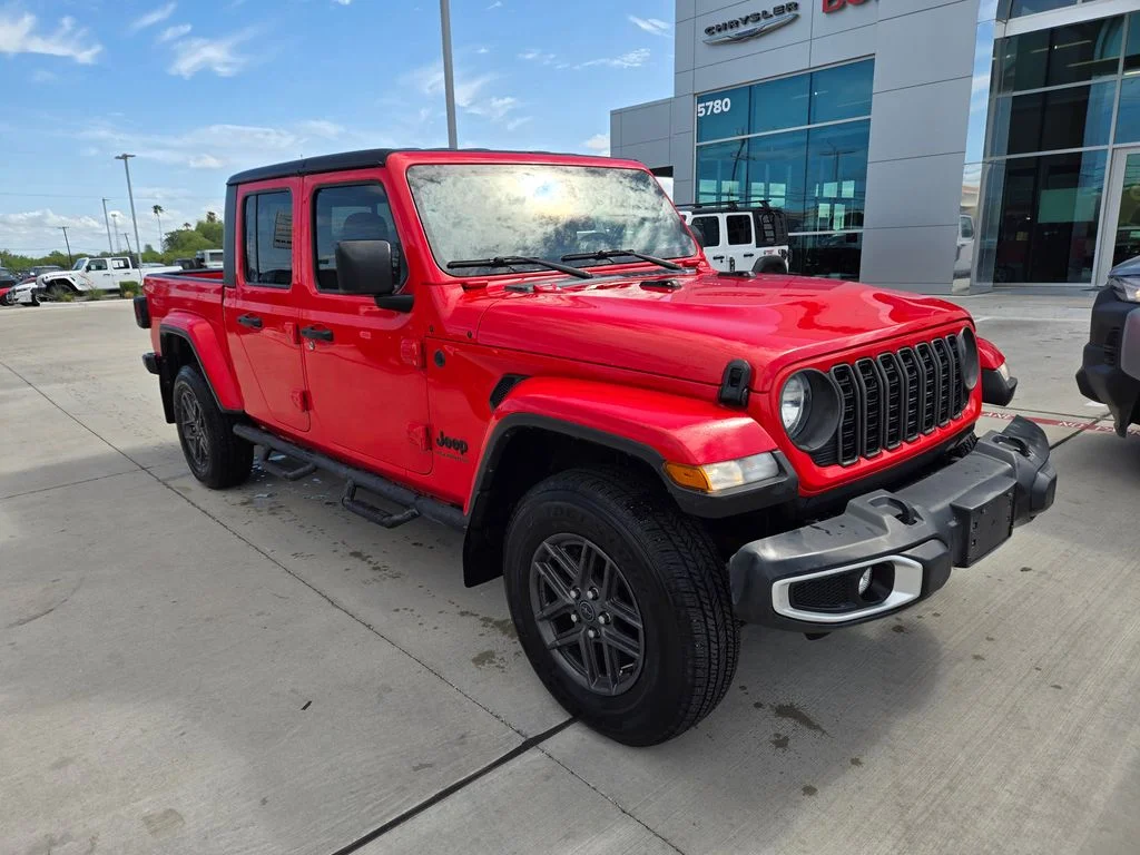 2024 Jeep Gladiator Sport S's photo