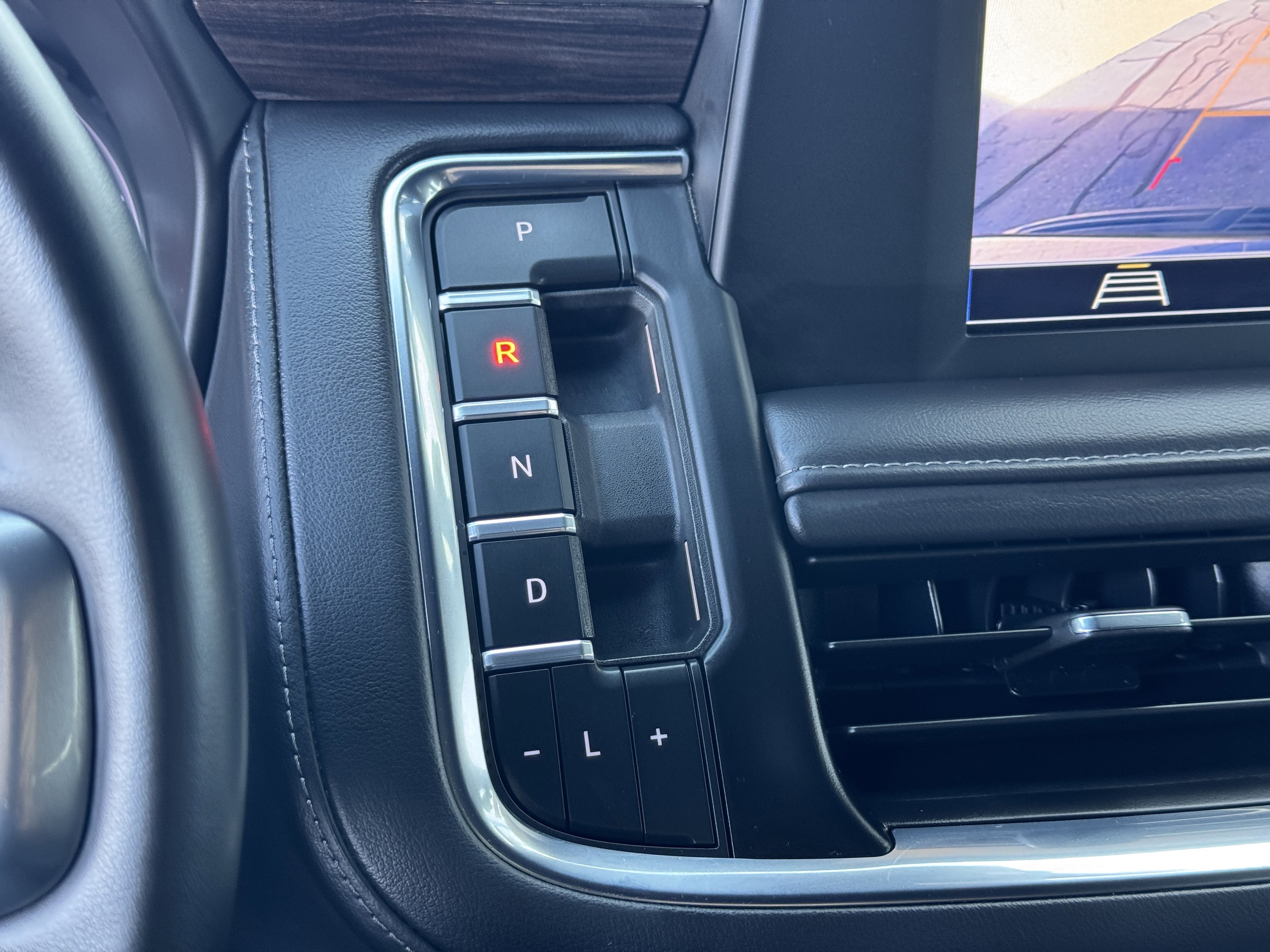 2024 Chevrolet Suburban LS - Photo 29