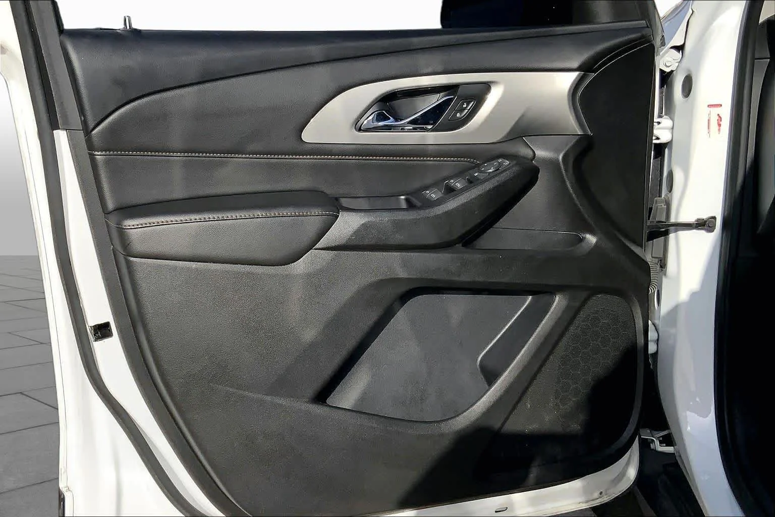 Used 2020 Summit White Chevrolet LS image 20