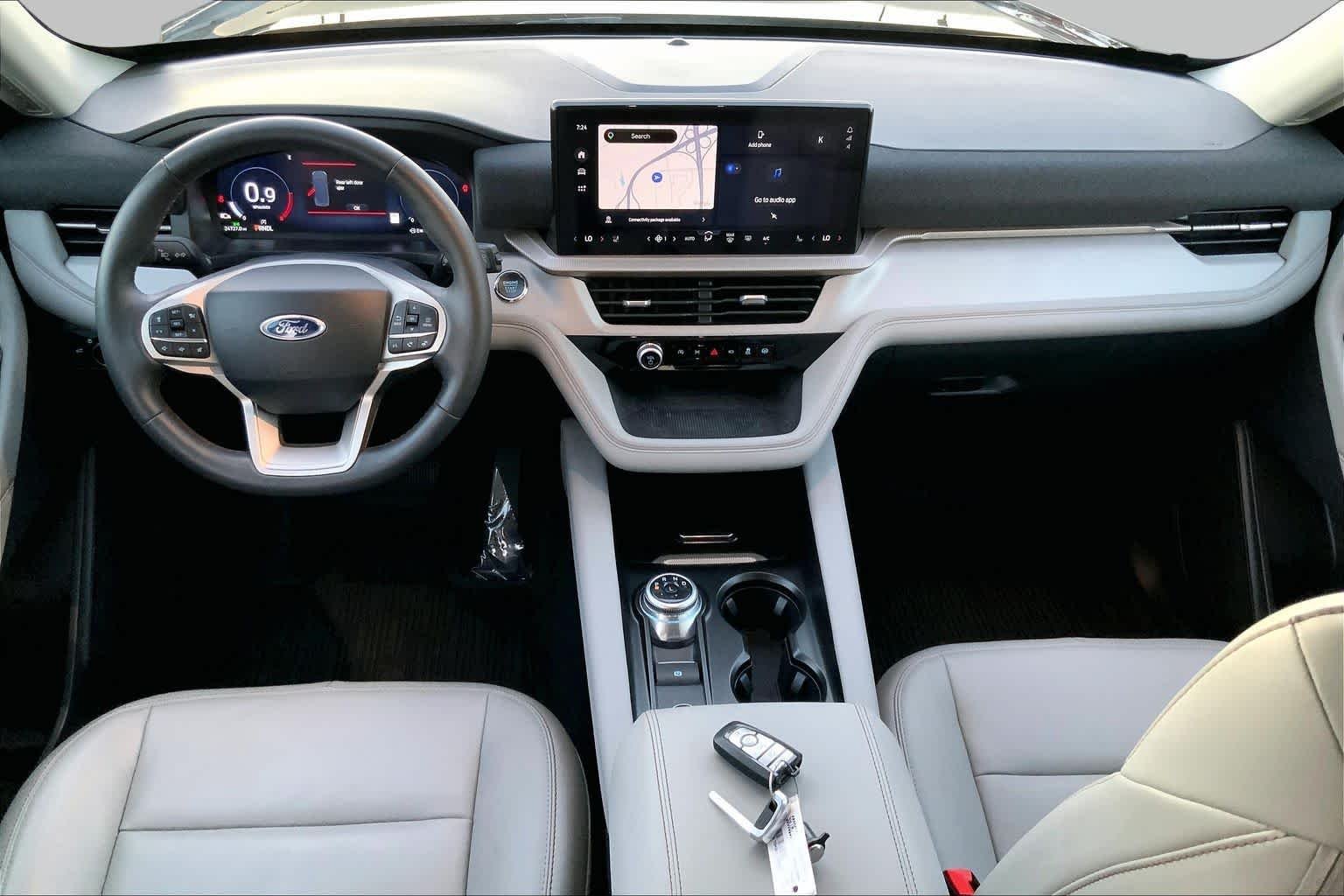 Used 2025 Agate Black Metallic Ford Active image 14