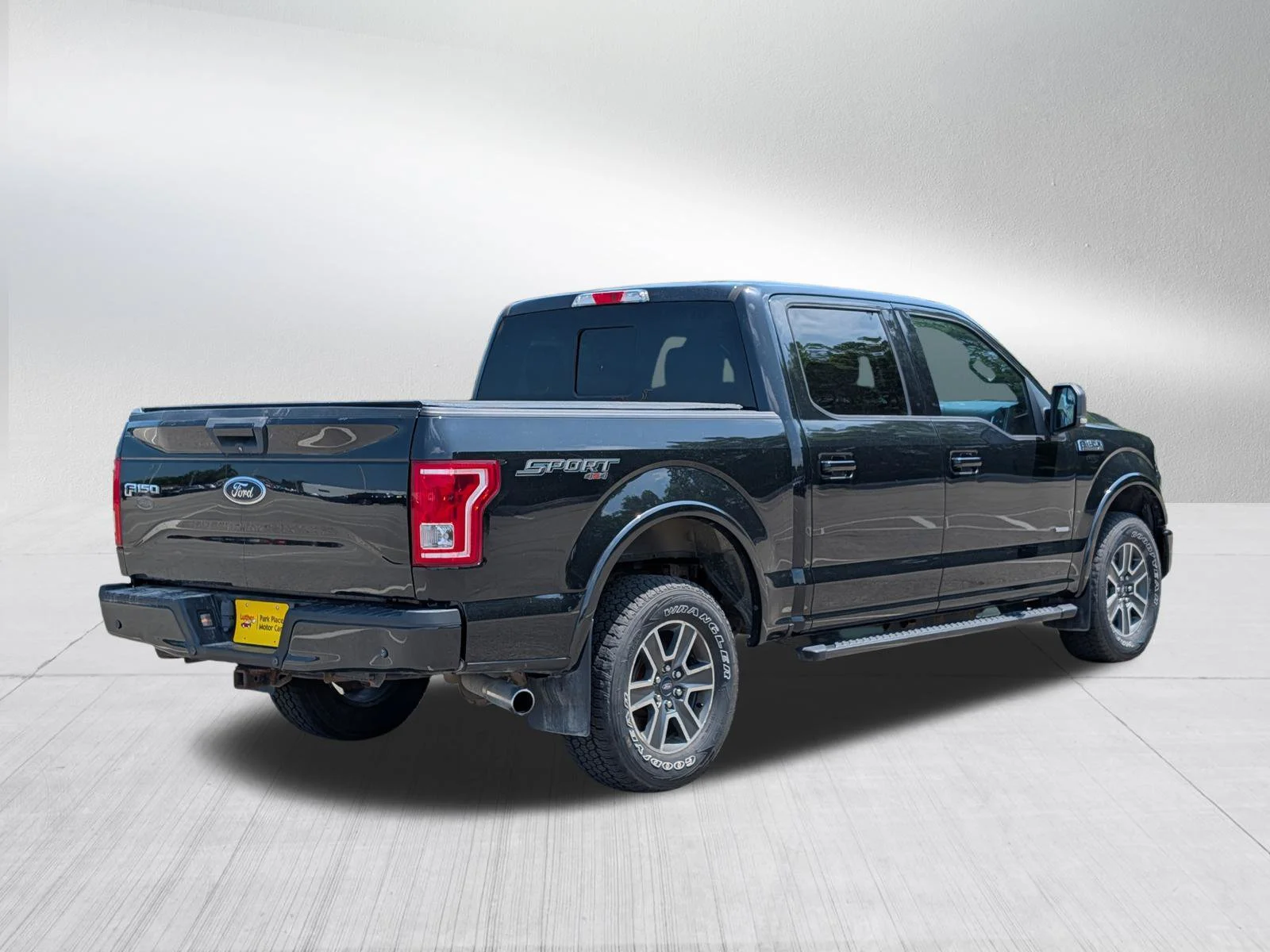 Used 2015 Tuxedo Black Metallic Ford XLT image 7