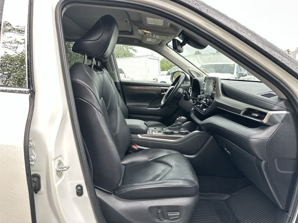 Used 2020 White Toyota Limited image 28