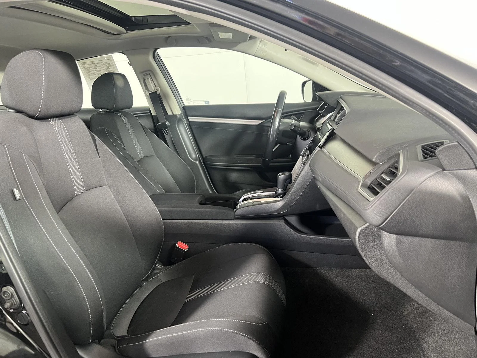 Used 2018 Crystal Black Pearl Honda EX-T image 19