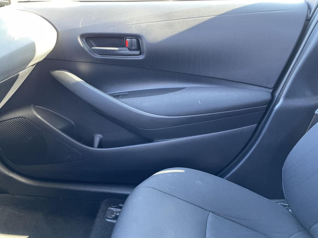 2022 Toyota Corolla LE - Photo 16