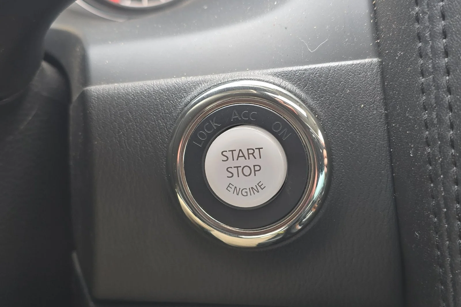 Used 2022 Hermosa Blue Pearl Nissan SL image 23