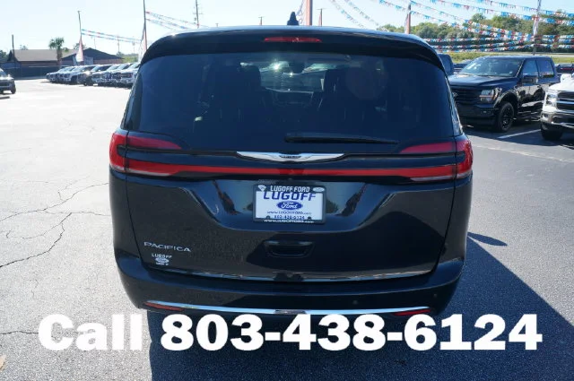 Used 2023 Brilliant Black Crystal Pearlcoat Chrysler Touring L image 18