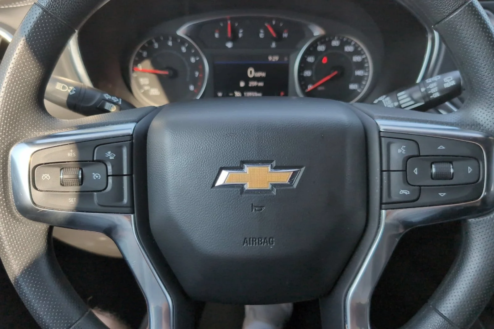 Used 2024 Summit White Chevrolet 2LT image 24