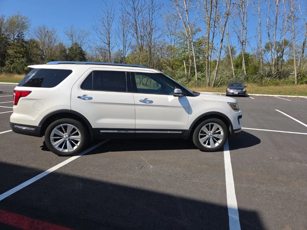 Used 2019 White Ford Limited image 5