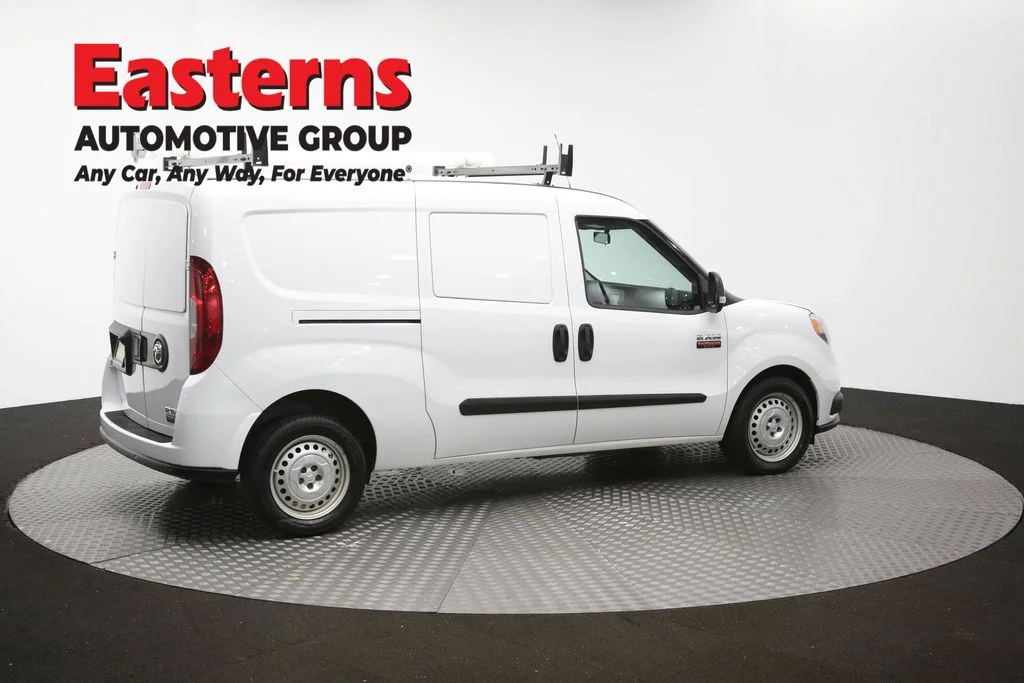Used 2022 White Ram Base image 42