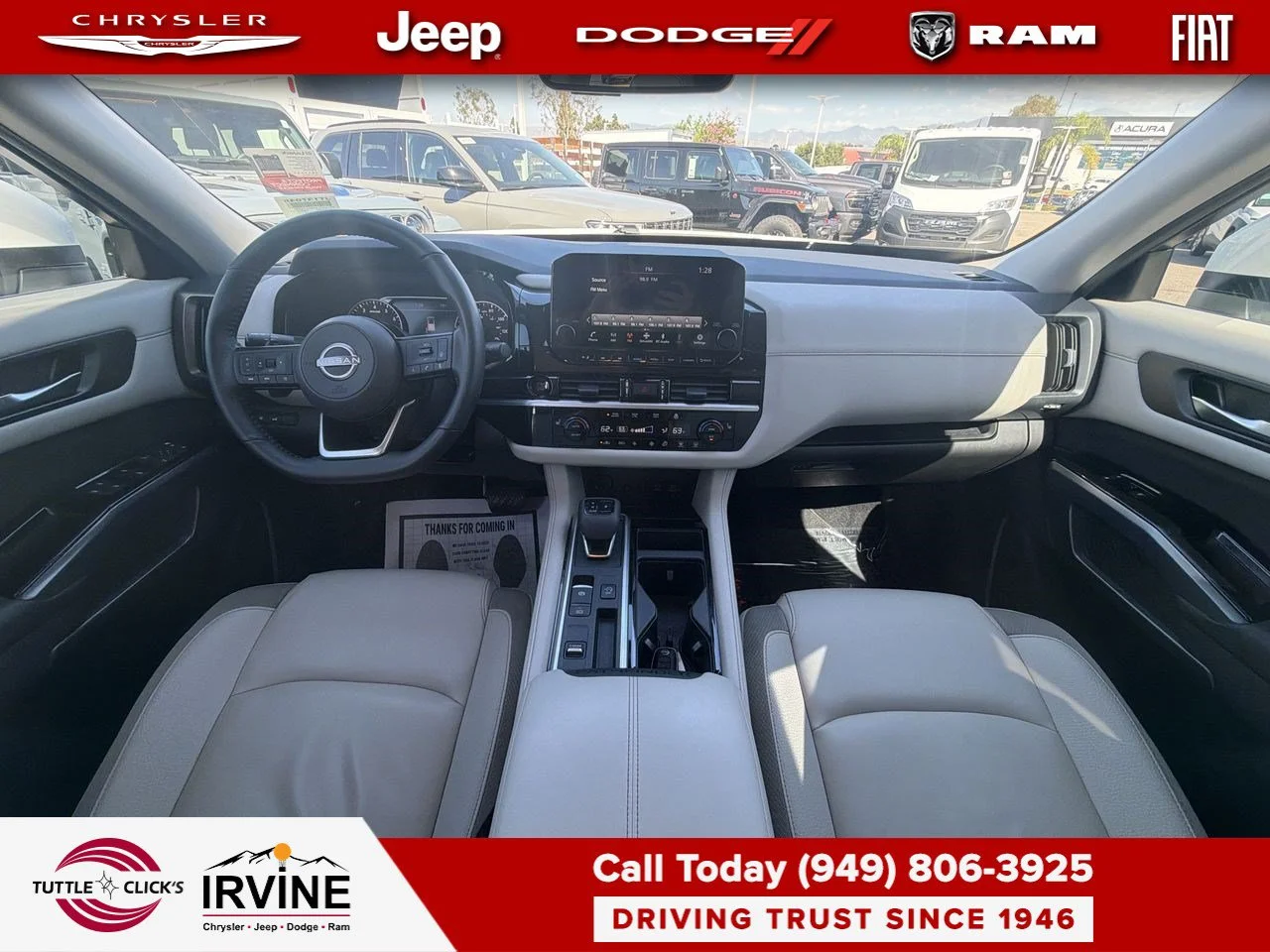 Used 2025 Everest White Pearl Tricoat Nissan SL image 2