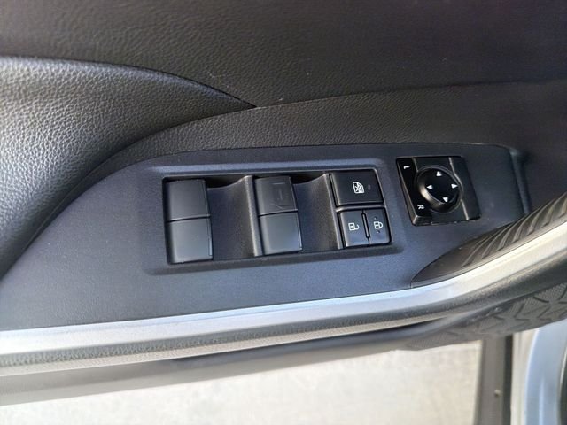 2019 Toyota RAV4 XLE - Photo 10