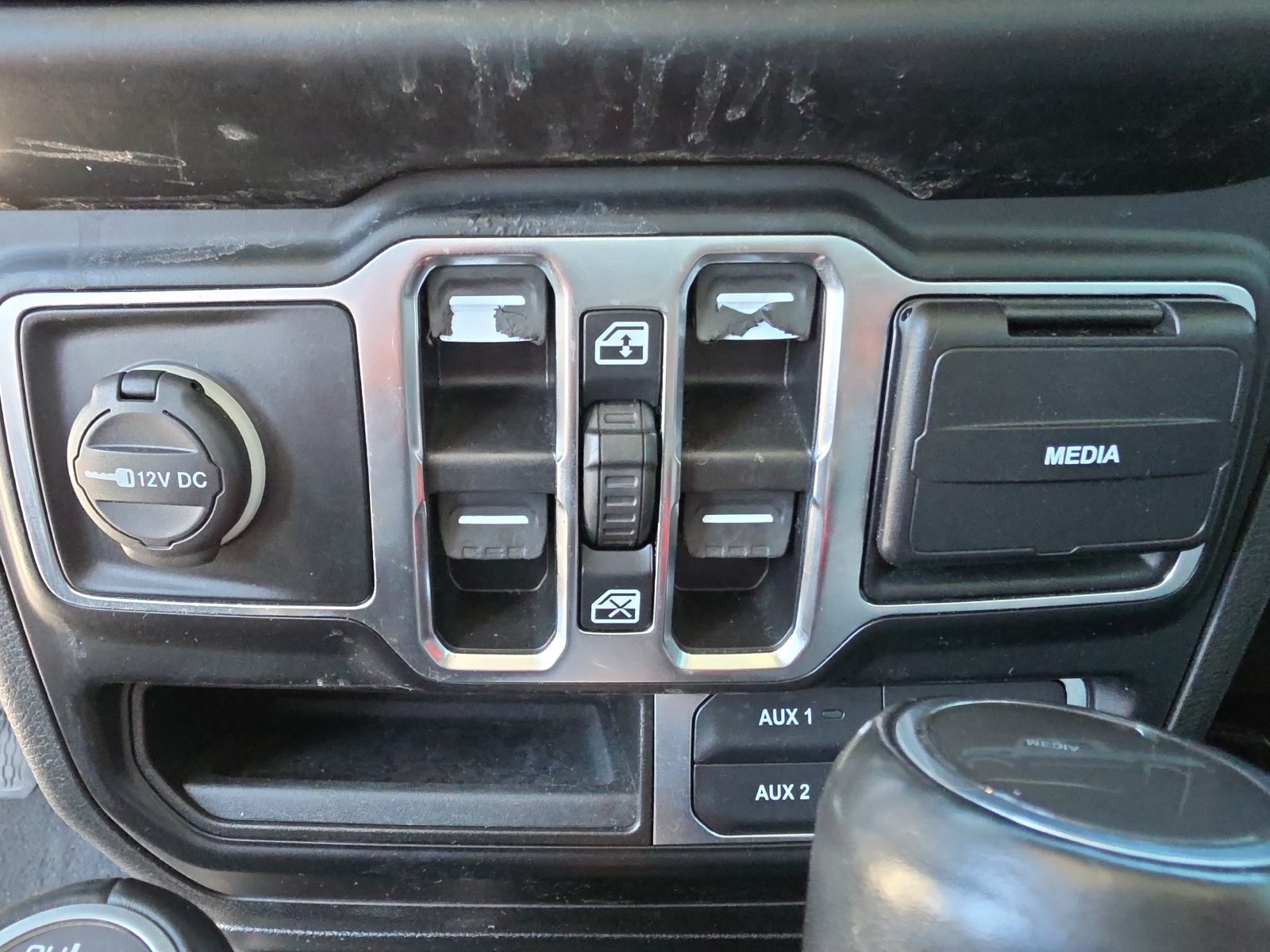 Used 2022 White Jeep High Altitude image 15
