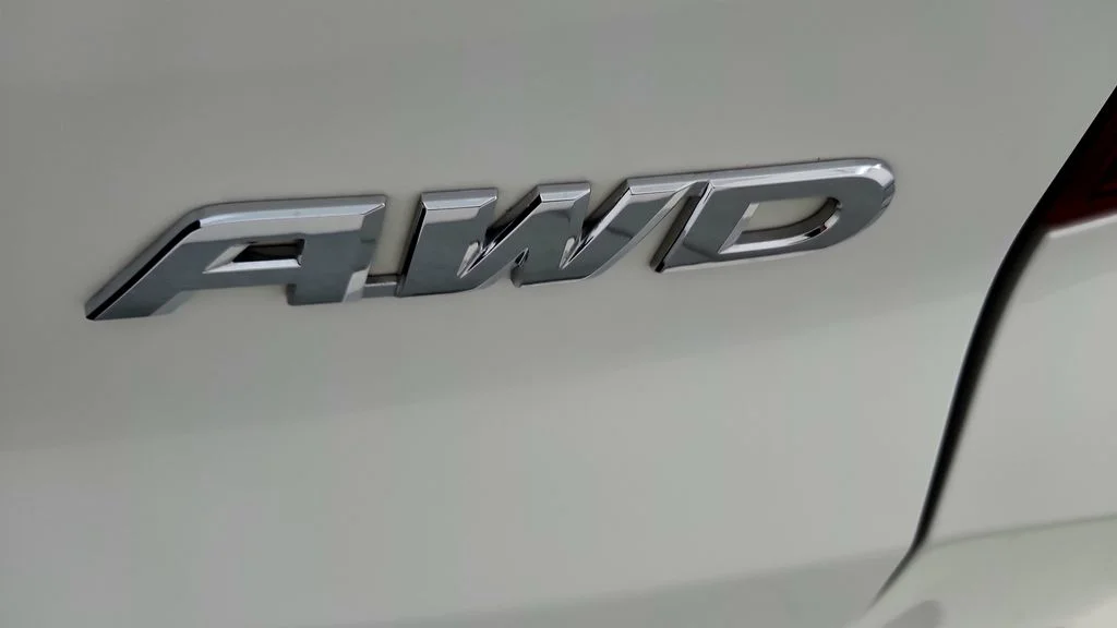 Used 2023 White Honda EX-L image 14