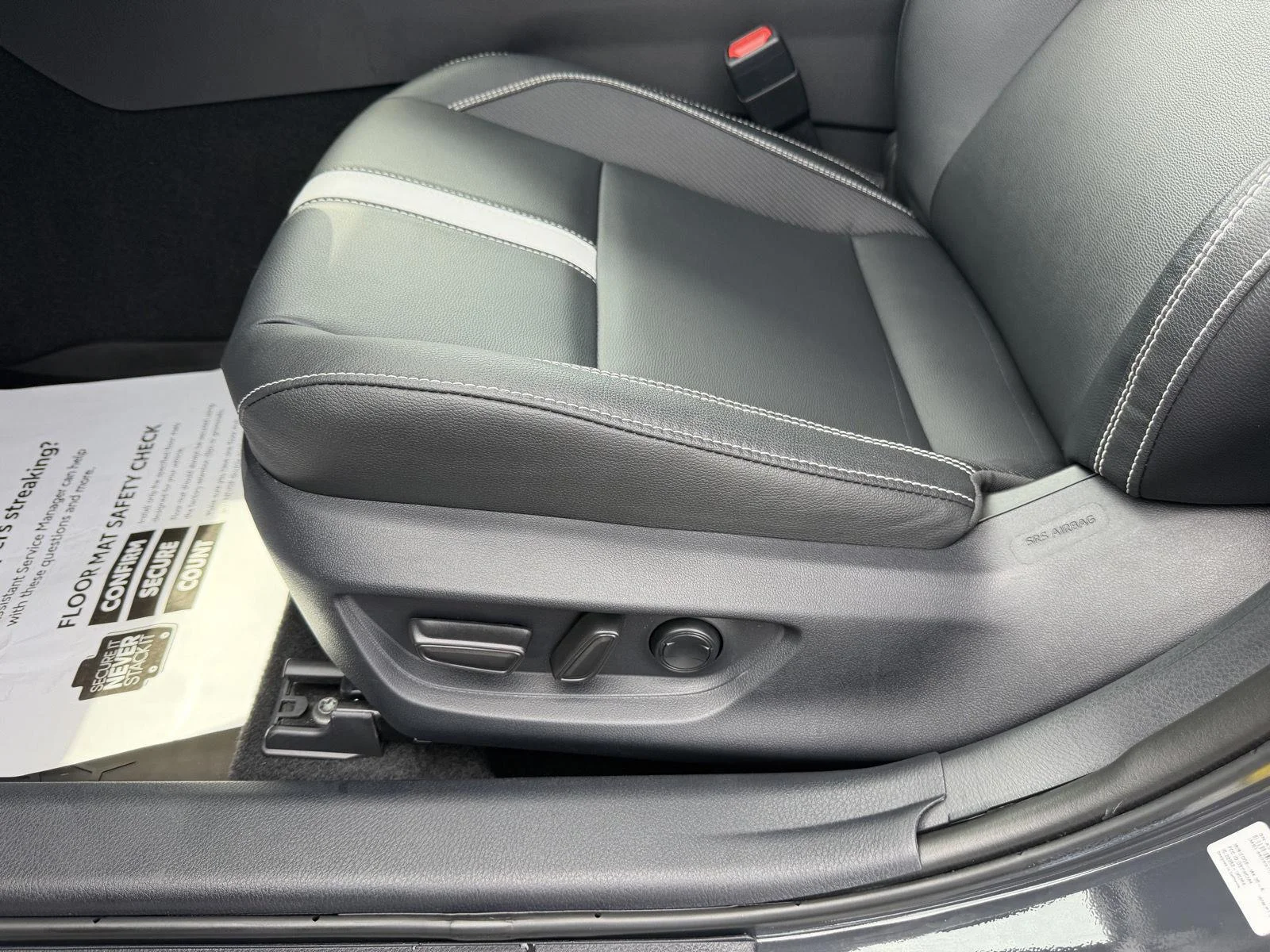 Used 2025 Underground Toyota SE image 10