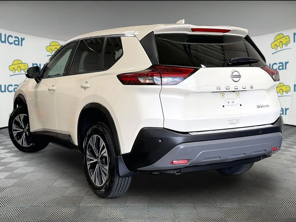 Used 2023 White Nissan SV image 4