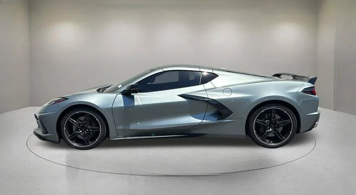 Used 2022 Gray Metallic Chevrolet Stingray image 5