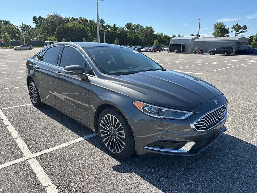 2018 Ford Fusion SE FWD's photo