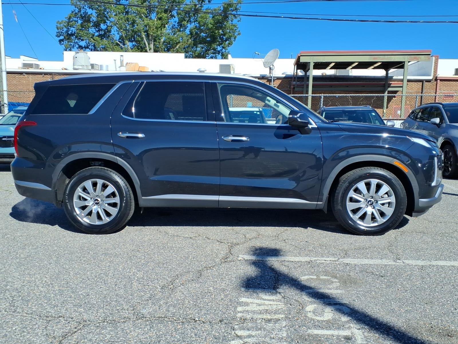 Used 2023 Moonlight Cloud Hyundai SEL image 22