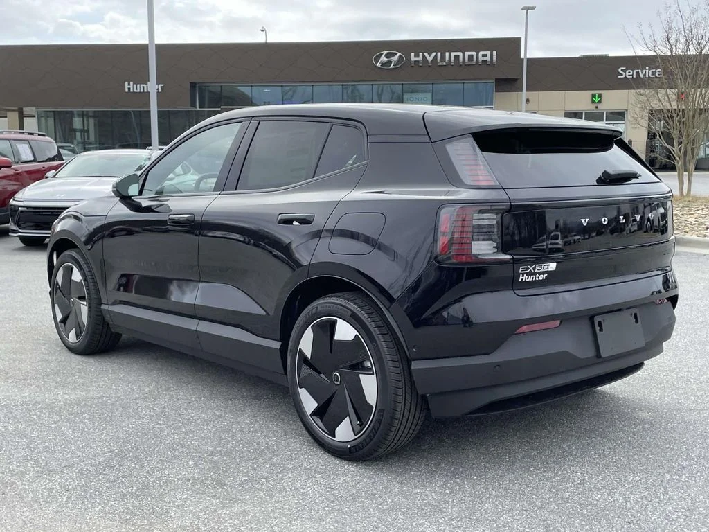 New 2025 Onyx Black Volvo Ultra image 22