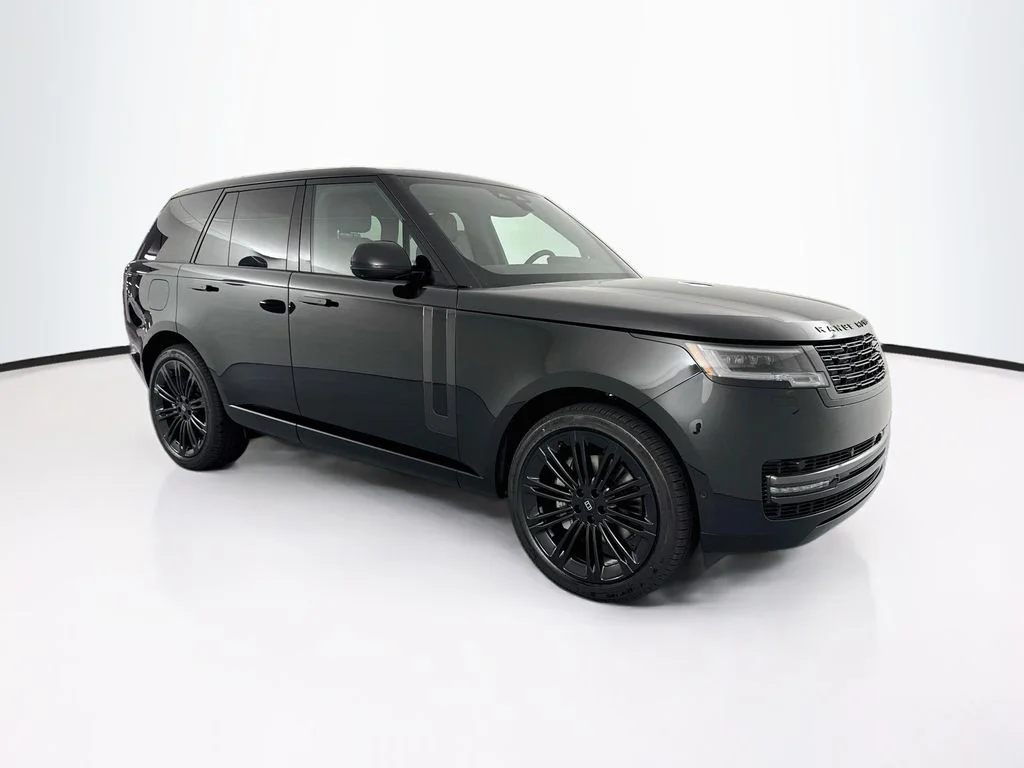 New 2027 Santorini Black Land Rover SE image 3