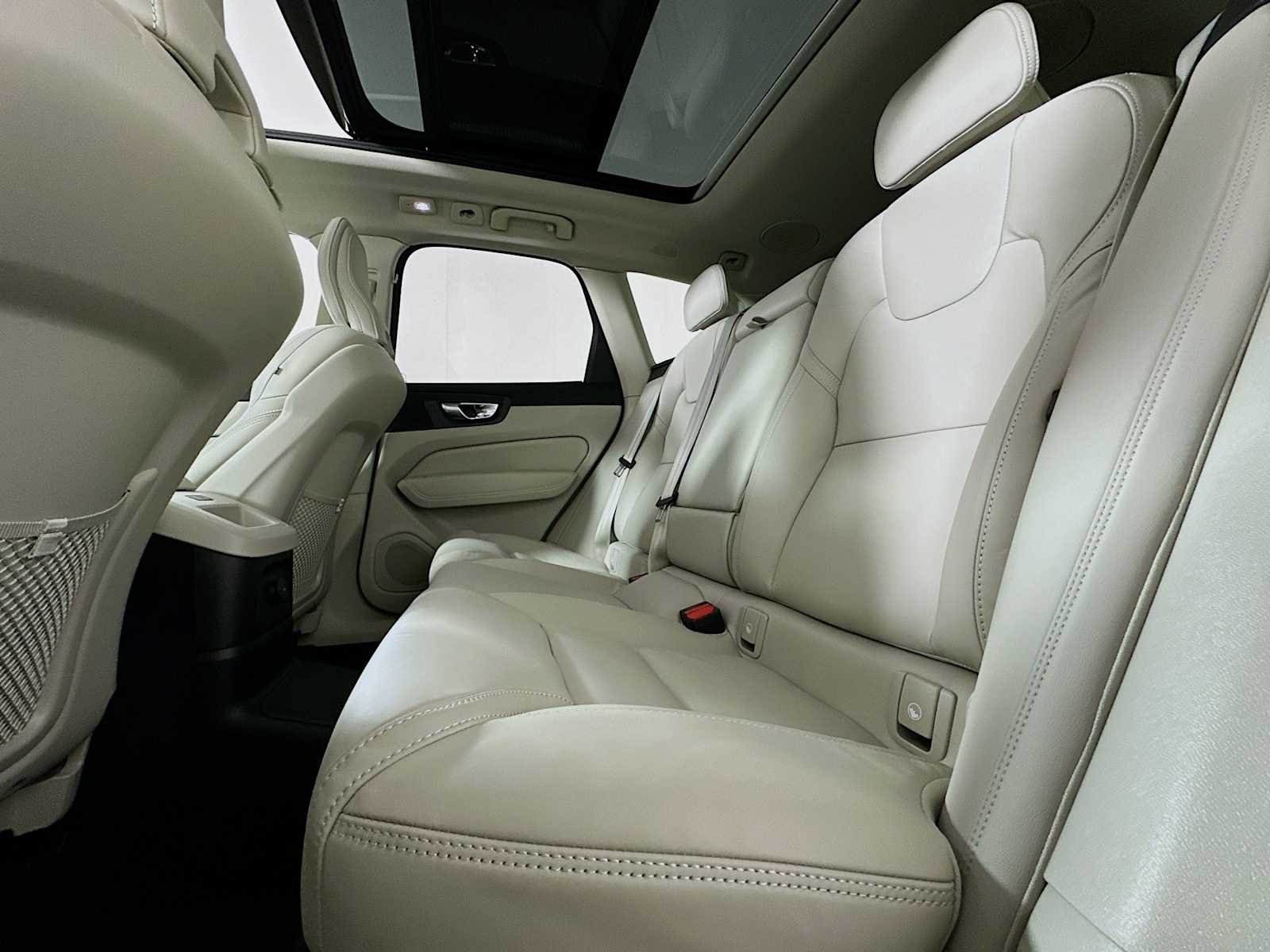 New 2026 Bright Dusk Volvo Ultra image 23
