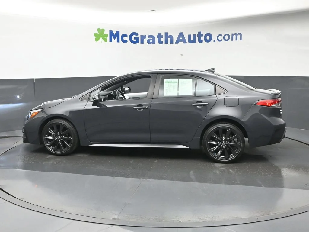 Used 2023  Toyota SE image 22
