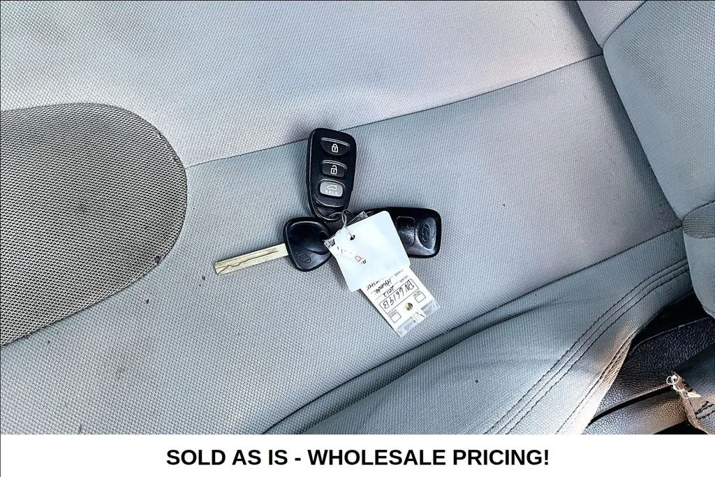 Used 2012 Black Hyundai Base image 34