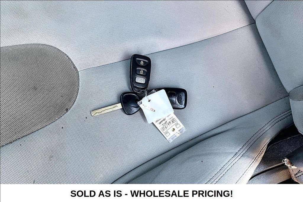 Used 2012 Black Hyundai Base image 34