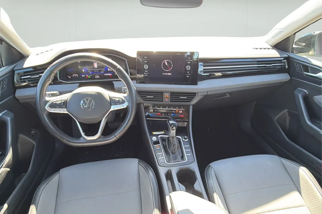Used 2025 Black Volkswagen 1.5T SE image 20