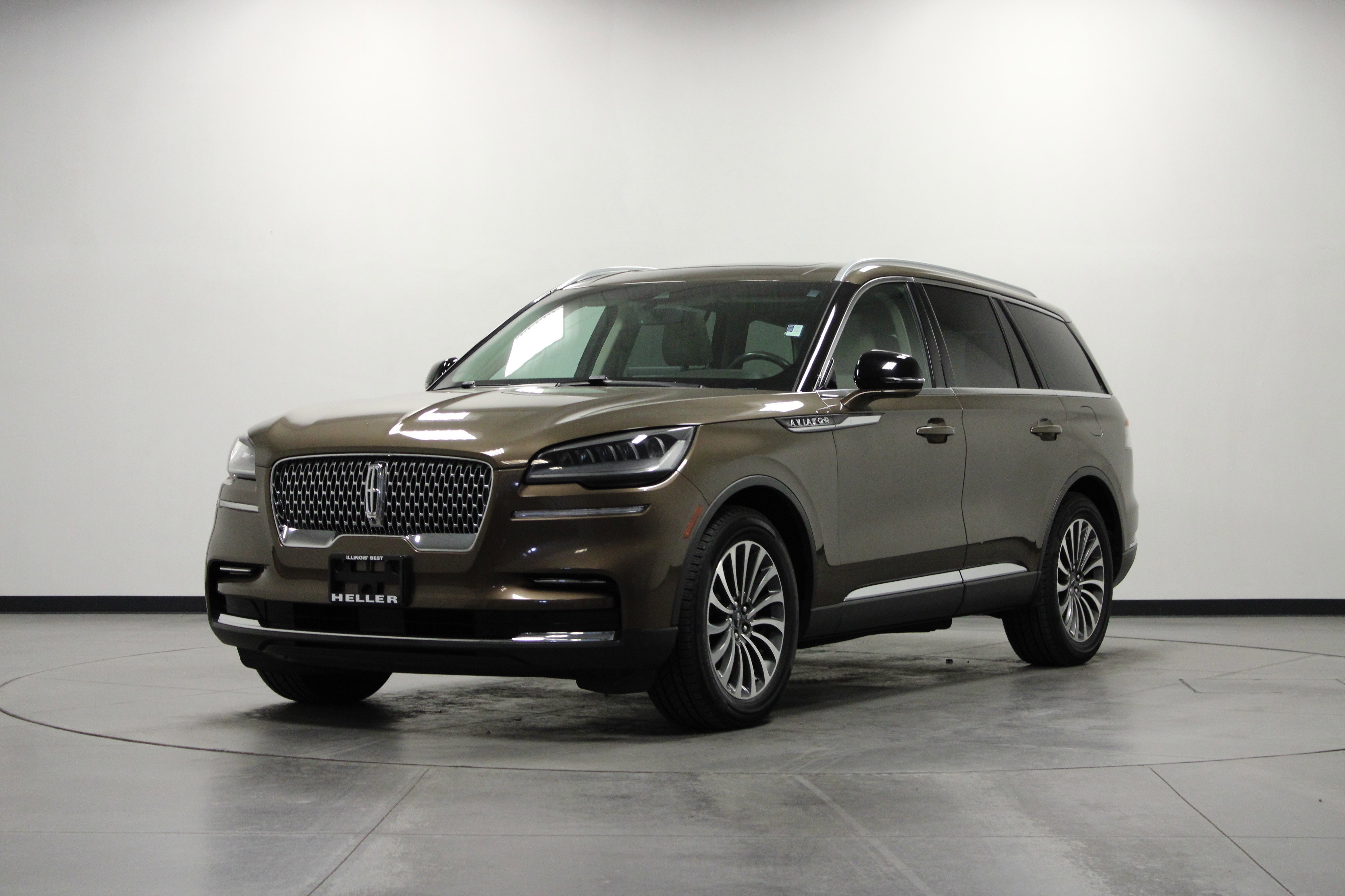 Used 2022 Bronze Smoke Metallic Clearcoat Lincoln Reserve image 8