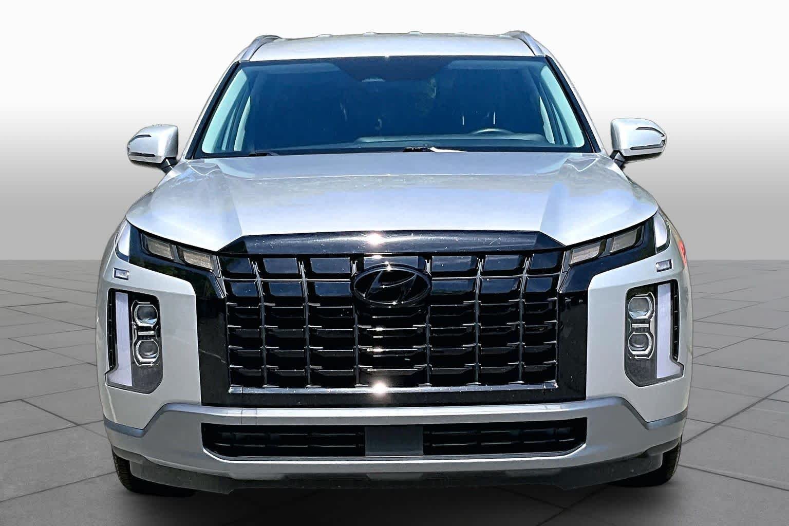 Used 2025 Typhoon Silver Hyundai SEL image 4