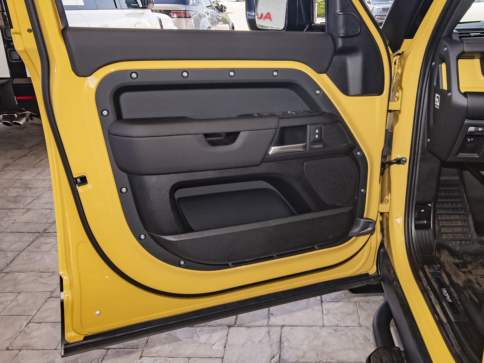 New 2026 Deep Sandglow Yellow Land Rover  image 34
