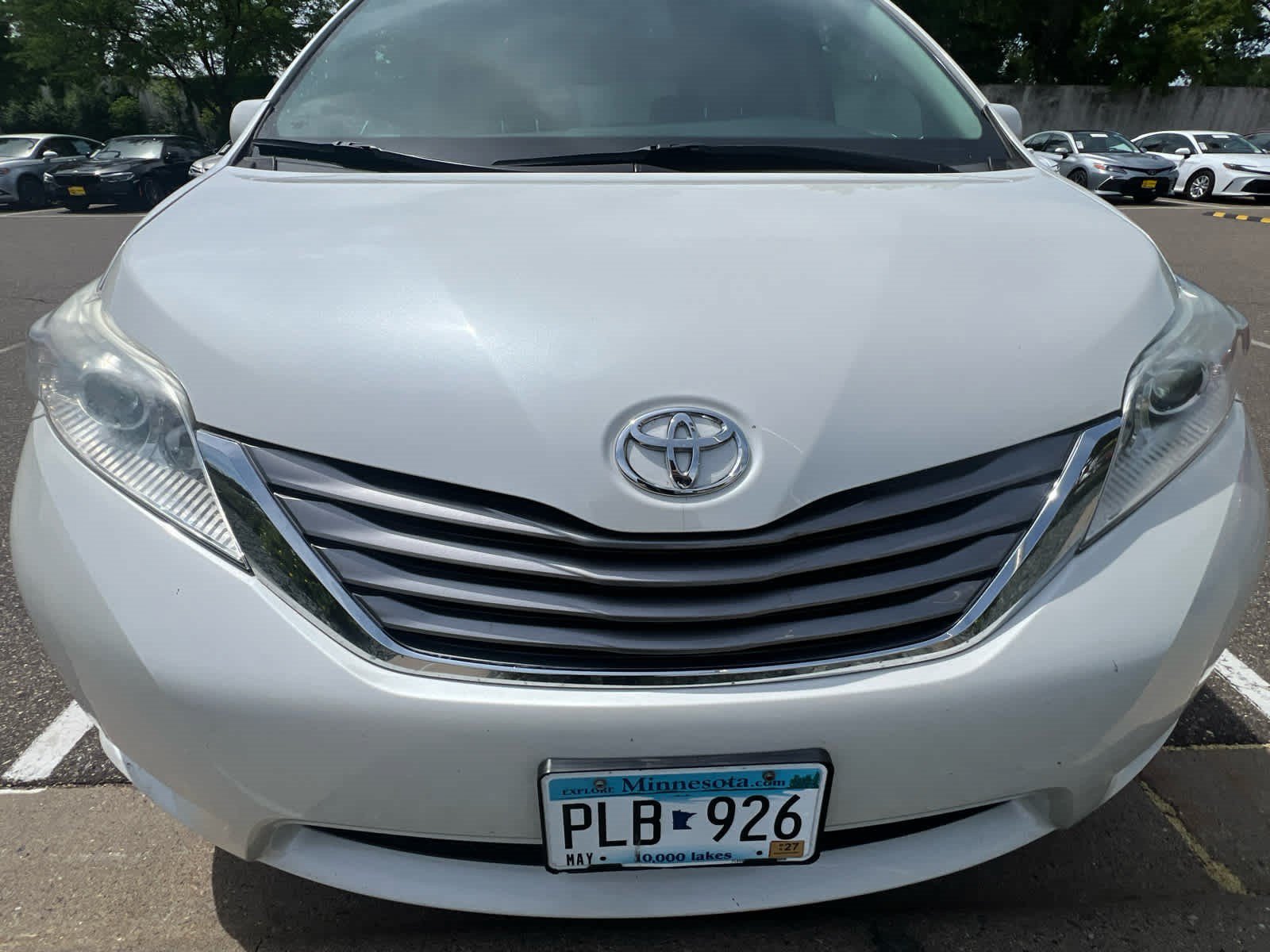 Used 2017 Toyota Sienna XLE with VIN 5TDDZ3DC9HS173392 for sale in Golden Valley, Minnesota