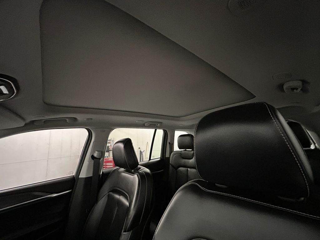 Used 2023 White Jeep Limited image 25