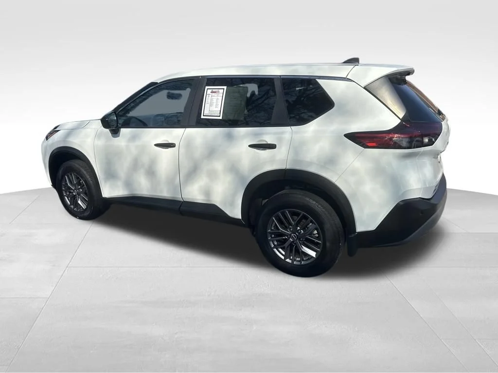Used 2023 White Nissan S image 9
