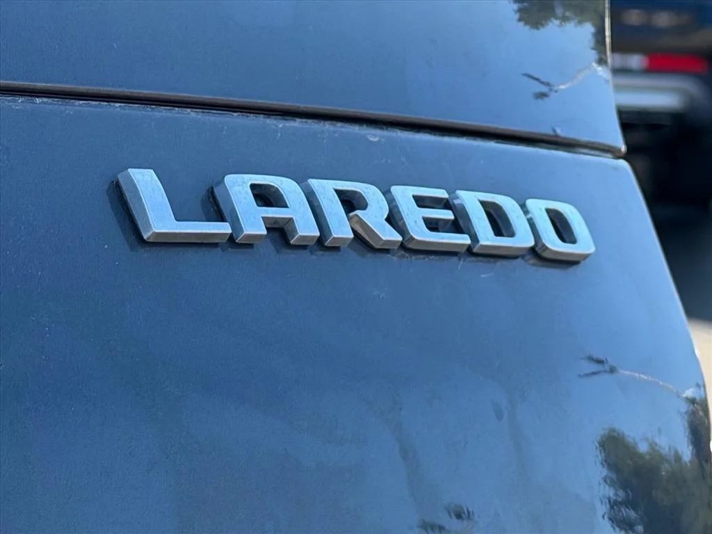 Used 2023 Gray Jeep Laredo image 27