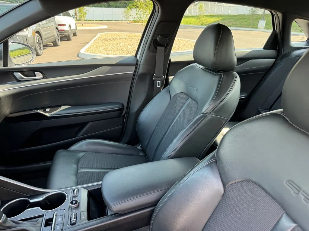 Used 2024 White Kia GT-Line image 10