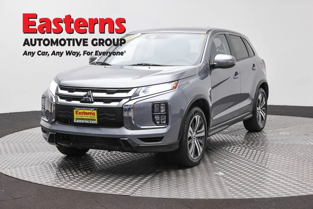 Used 2022 Silver Mitsubishi 2.0 SE image 1