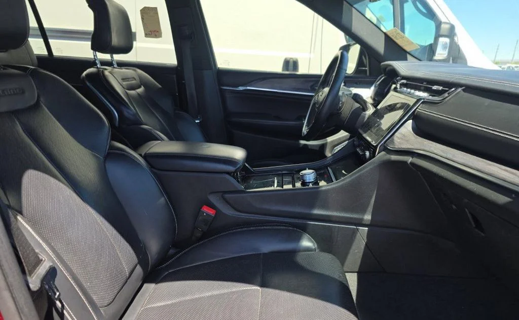Used 2022 Red Jeep Overland image 14
