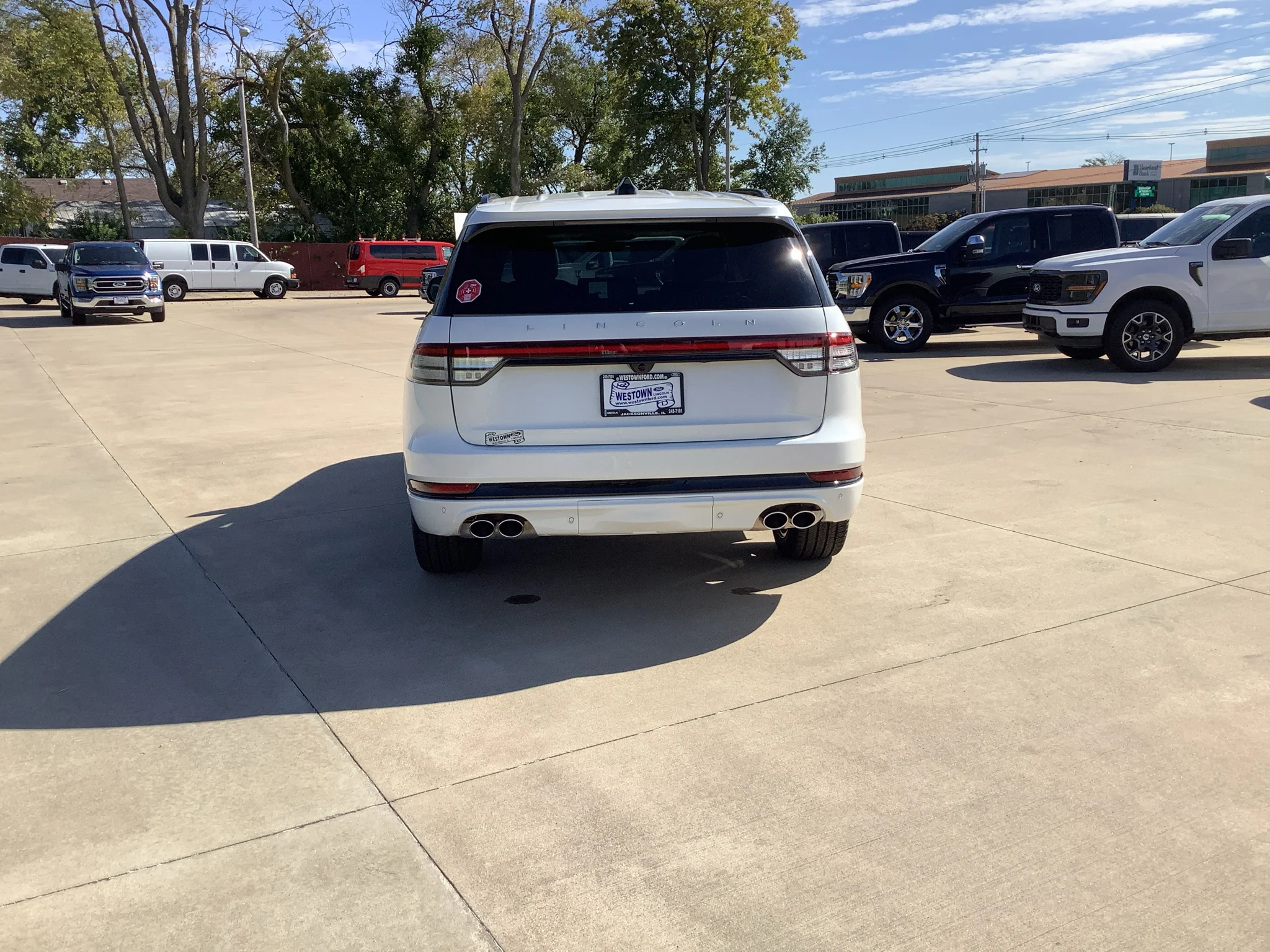 New 2027 Pristine White Metallic Tri-Coat Lincoln Premiere image 5