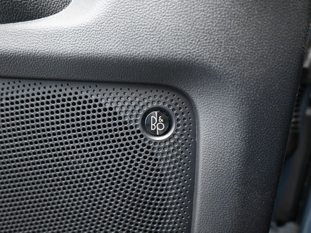 New 2025 Azure Gray Metallic Tri-Coat Ford Badlands image 12