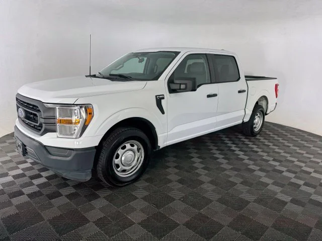 Used 2021 White Ford XL image 3