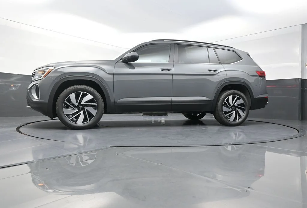 New 2026  Volkswagen SE w/Technology image 25