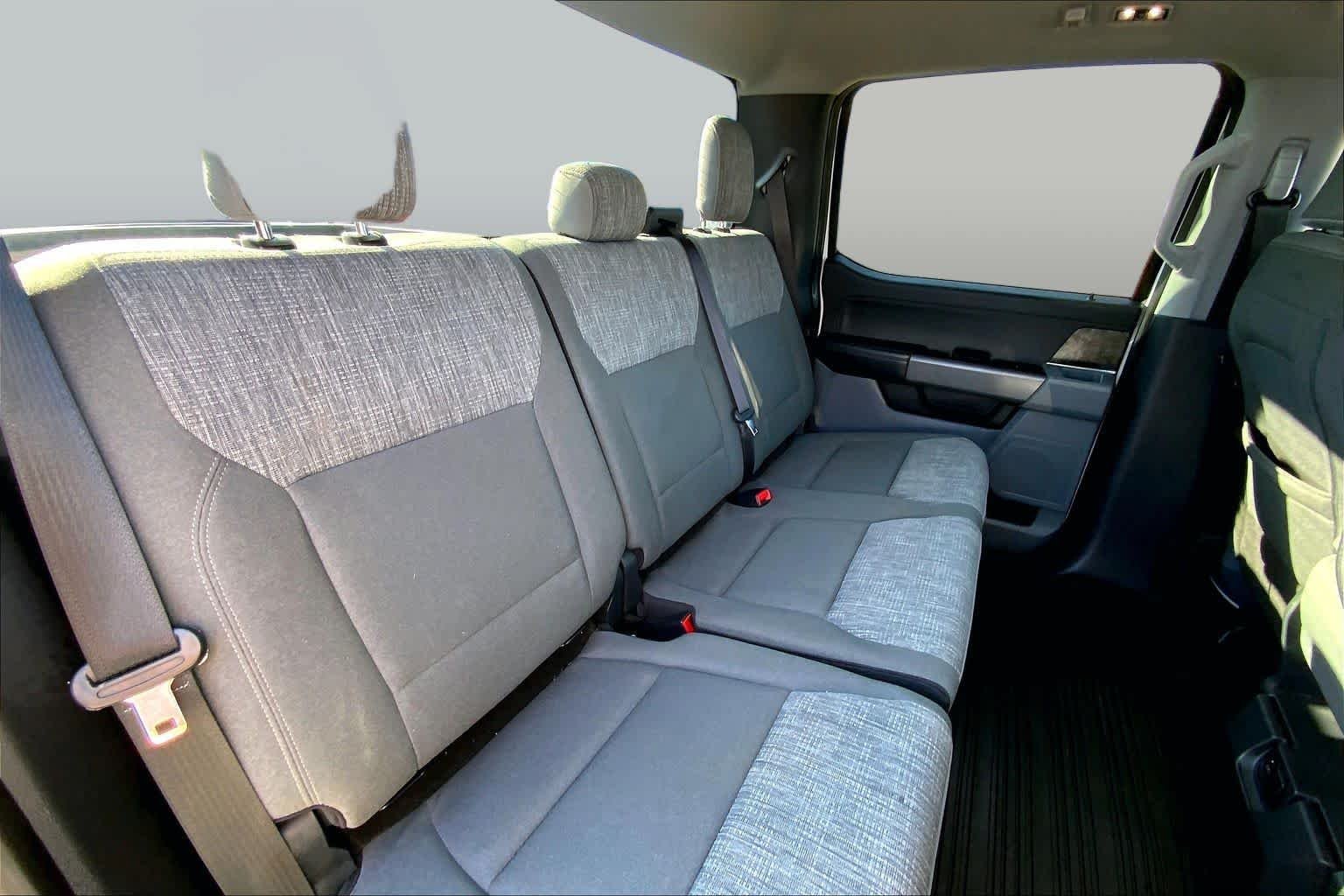 Used 2023 Oxford White Ford XLT image 20