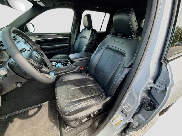 Used 2024 Silver Jeep Overland image 23