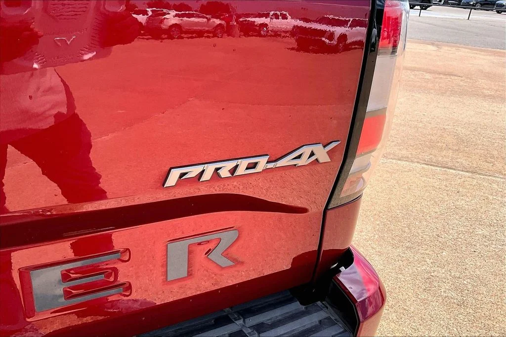 Used 2022 Red Nissan PRO-4X image 29