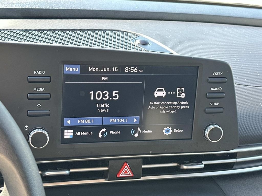 Used 2024  Hyundai SE image 3