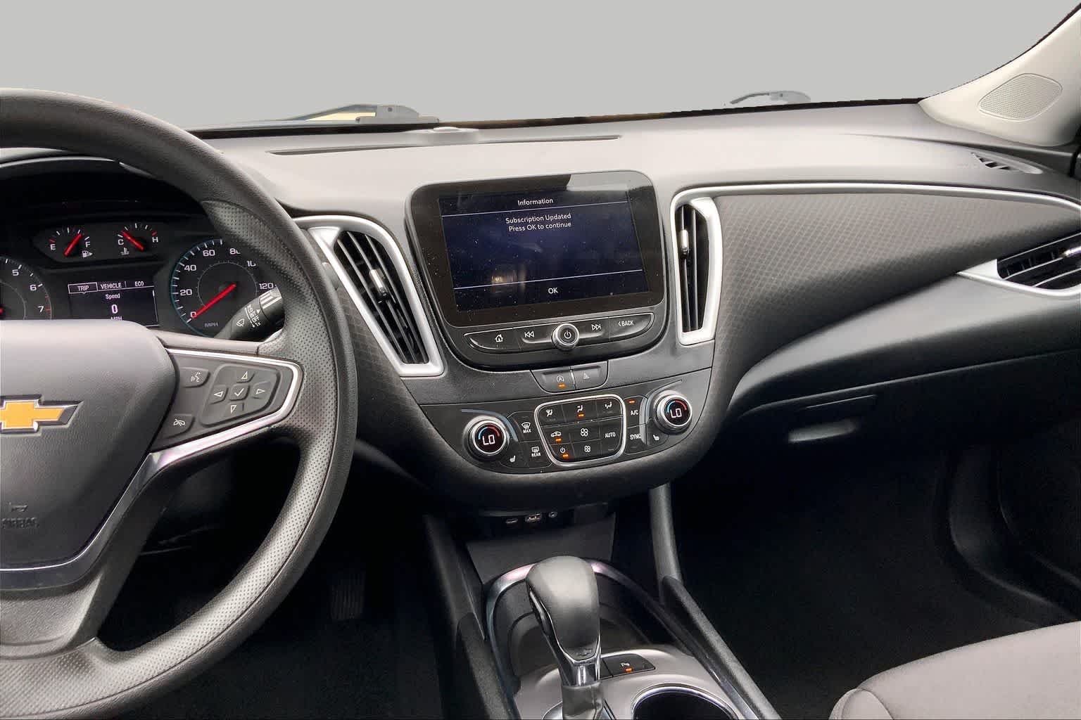 Used 2024 Summit White Chevrolet LT image 7