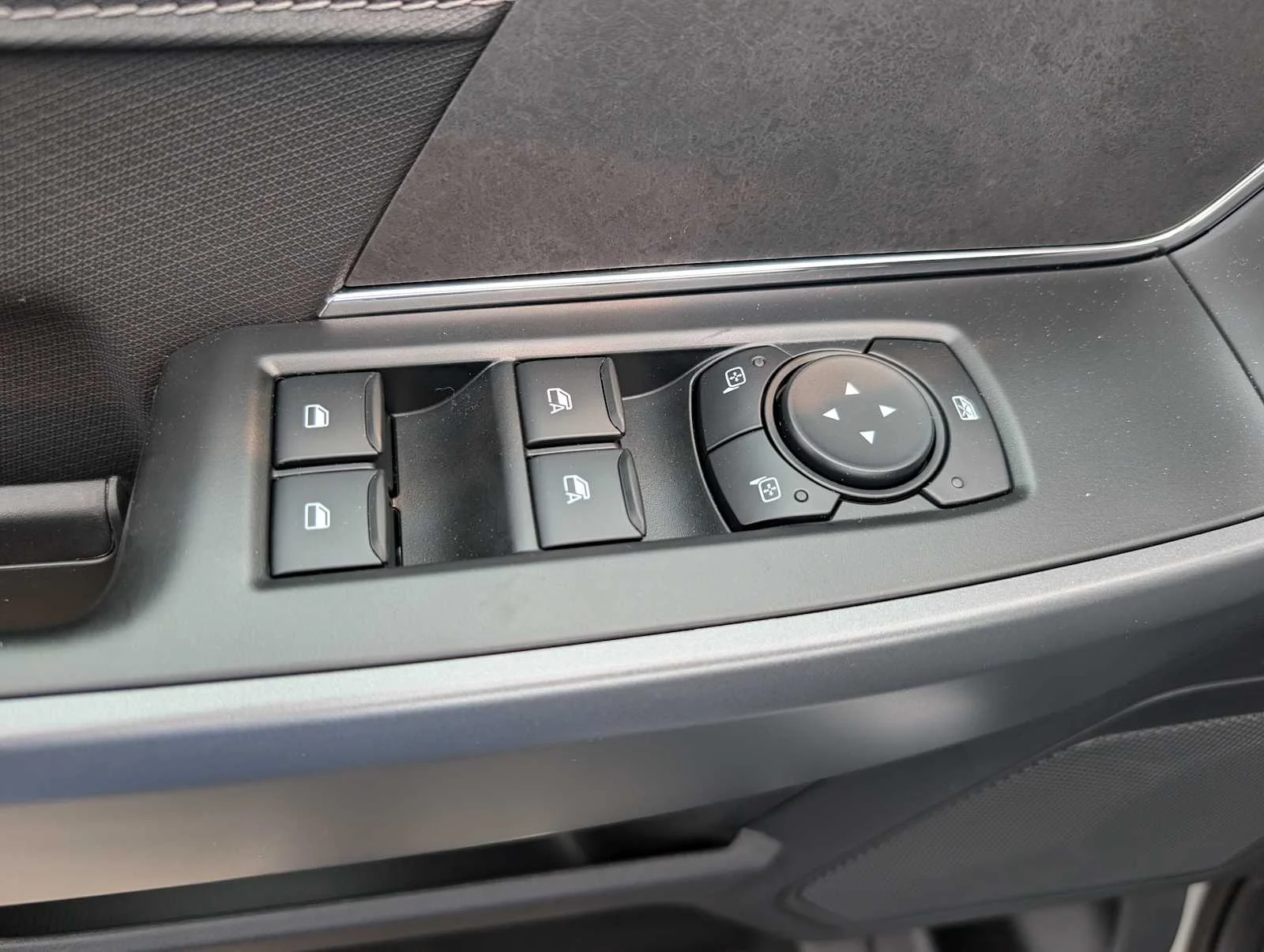 New 2026 Oxford White Ford XLT image 32
