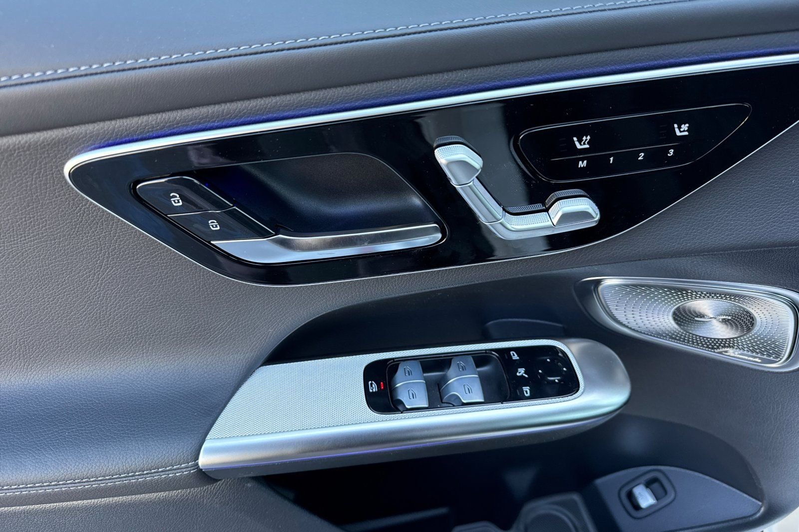 New 2027 Polar White Mercedes-Benz GLC 350e image 22